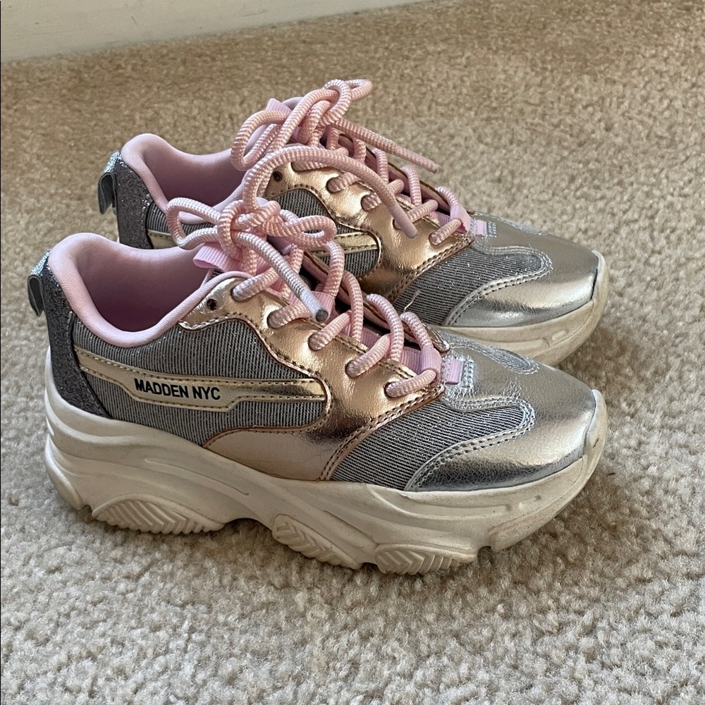 Size 1 Madden NYC Kids Metallic Silver & Pink Chunky Sneakers